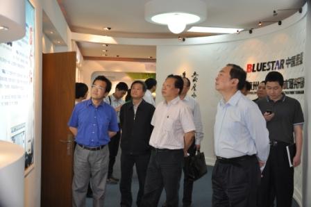 2011年5月27日杭州市委书记黄坤明视察中心